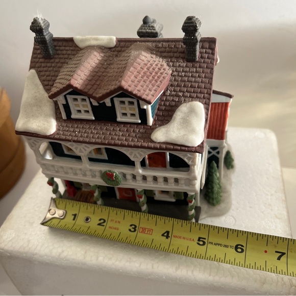 Department 56 New England Village Series Captains Cottage 1990 Christmas Village - Picture 6 of 11